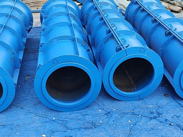 Cement pipe mold