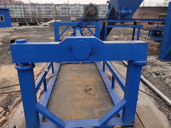 Cement pipe making machine
