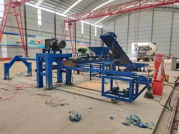 Cement pipe making machine