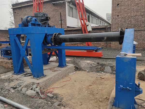 Cement pipe making machine